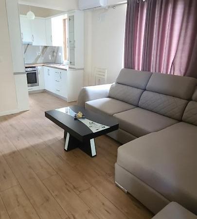 Brand New Apartment Gjirokastër Dış mekan fotoğraf