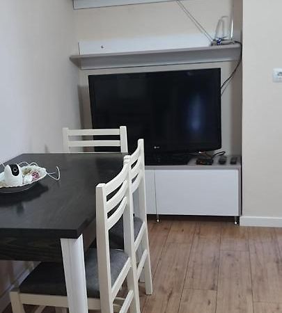 Brand New Apartment Gjirokastër Dış mekan fotoğraf